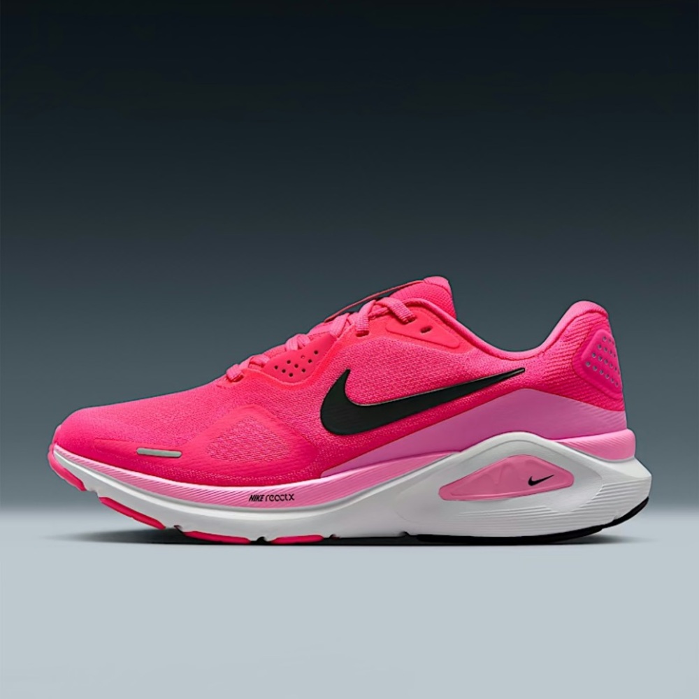 Nike Women's Structure 26